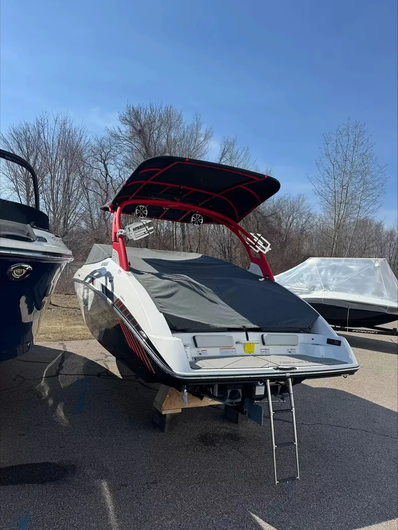 Slide: The Image of Yamaha 242X E-Series 2019 - 5