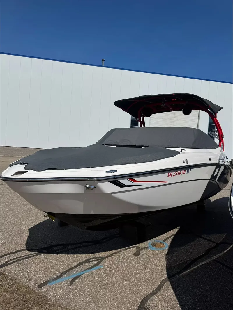 Slide: The Image of Yamaha 242X E-Series 2019 - 6