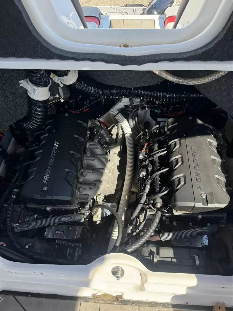 Slide: The Image of Yamaha 242X E-Series 2019 - 9