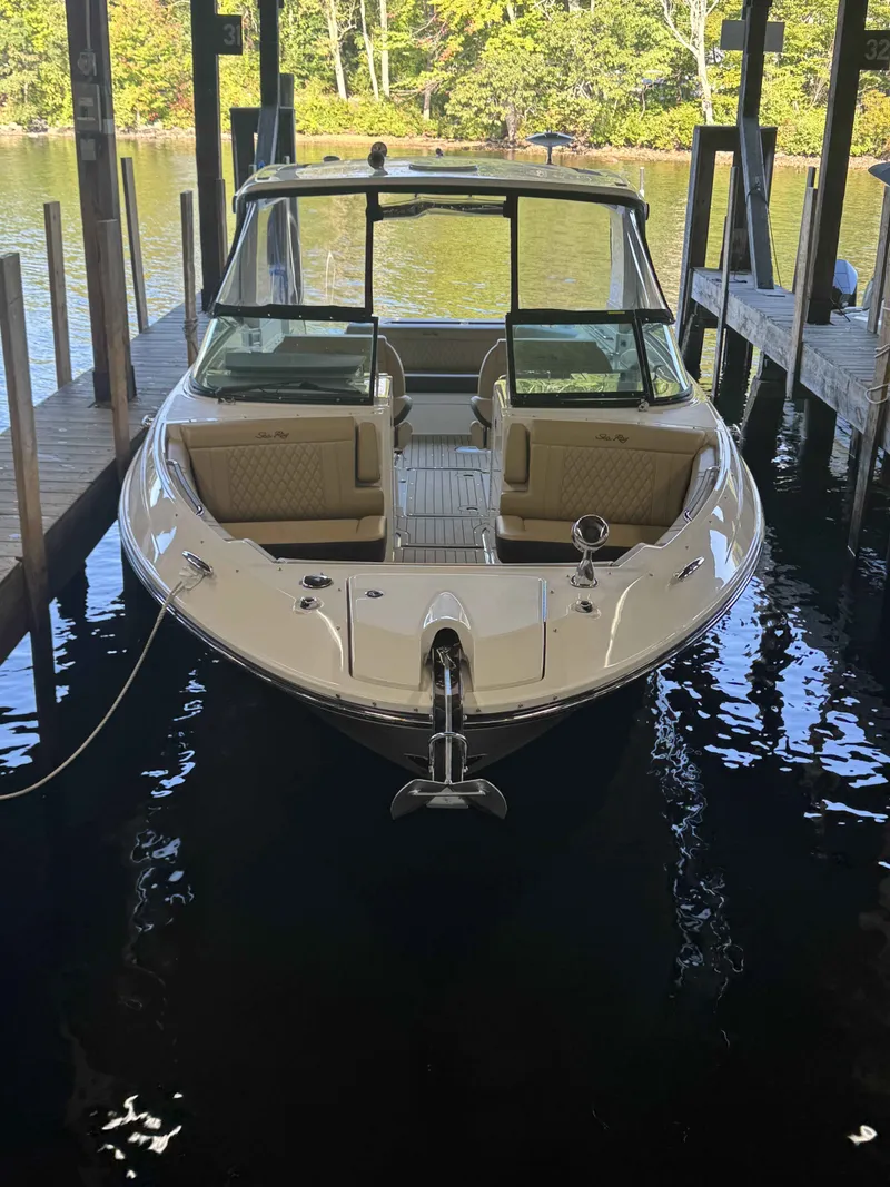 Slide: The Image of Sea Ray 350 SLX 2020 - 2