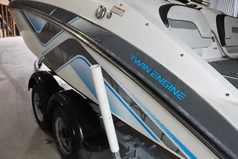 Slide: The Image of Yamaha 212X 2015 - 21