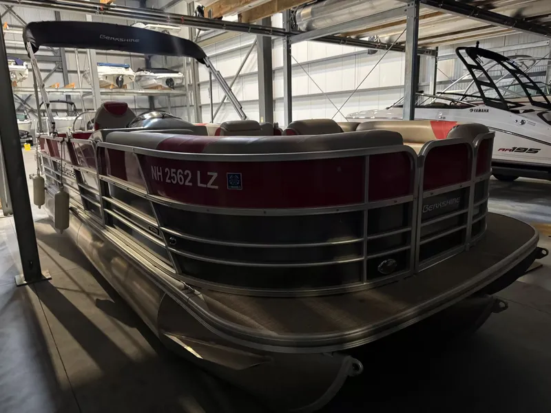 Slide: The Image of Berkshire 24CL LE 2020 - 4