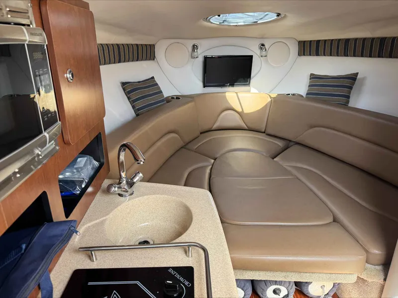 Slide: The Image of Crownline Boats 264CR 2015 - 18