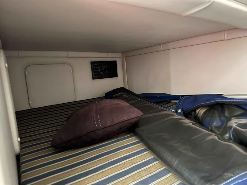 Slide: The Image of Crownline Boats 264CR 2015 - 20