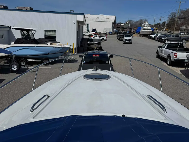 Slide: The Image of Crownline Boats 264CR 2015 - 23