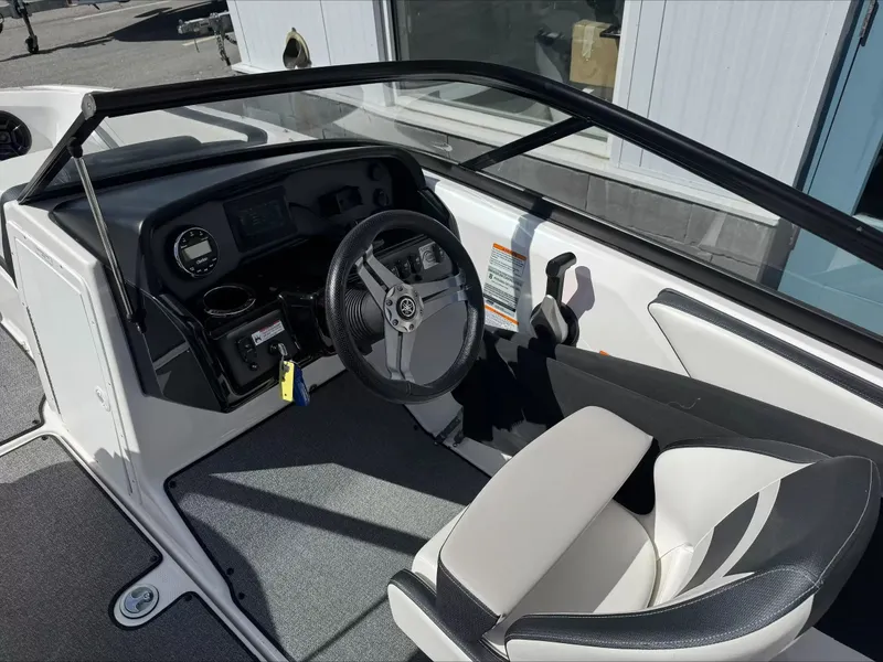 Slide: The Image of Yamaha AR195 2019 - 7