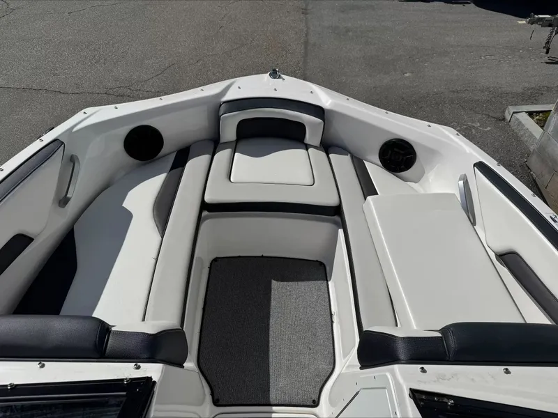 Slide: The Image of Yamaha AR195 2019 - 8