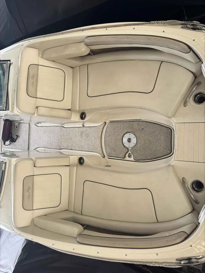 Slide: The Image of Sea Ray 260 Sundeck 2010 - 14