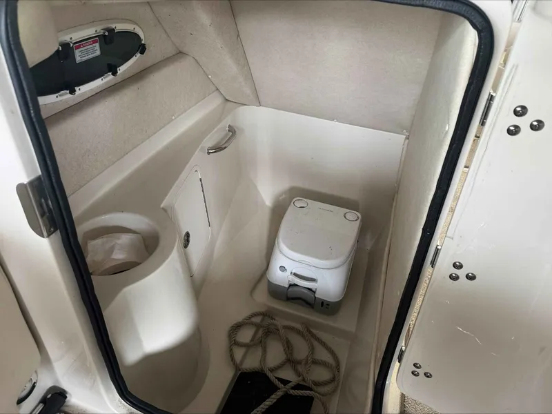 Slide: The Image of Sea Ray 260 Sundeck 2010 - 15