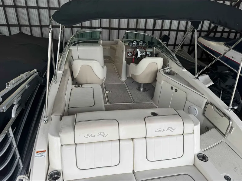 Slide: The Image of Sea Ray 260 Sundeck 2010 - 9