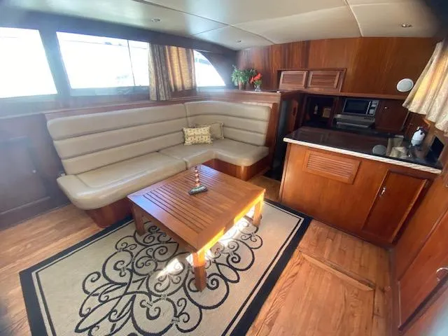 Slide: The Image of Interior of 1978 Hatteras 43 Double Cabin yacht. - 18