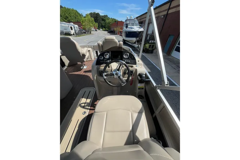 Slide: The Image of Interior view of an Avalon QF-23T boat, year 2018. - 15