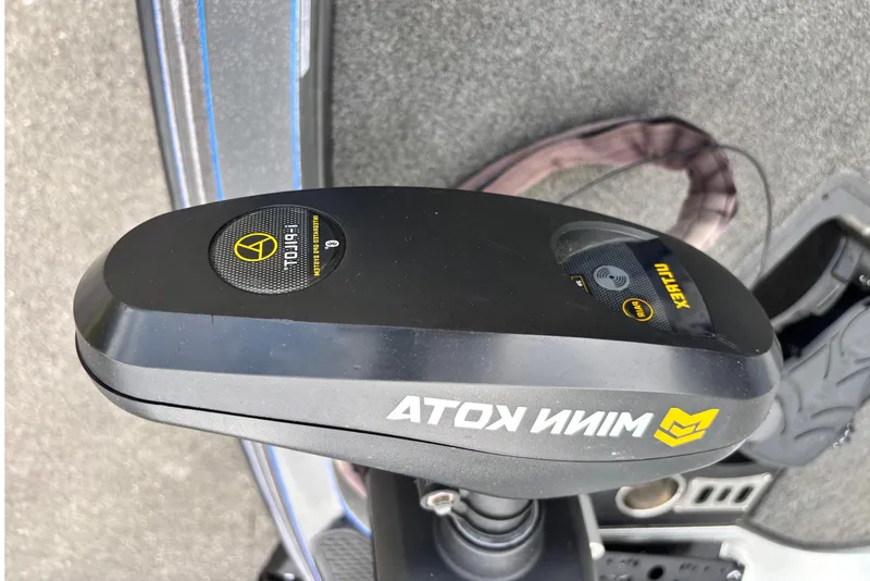 Slide: The Image of Minn Kota trolling motor on 2019 Ranger Z520L boat deck. - 5