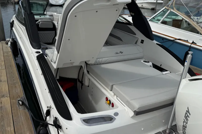 Slide: The Image of 2023 Sea Ray SLX 260 Outboard boat interior view. - 18