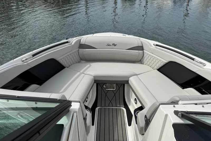 Slide: The Image of Interior of 2023 Sea Ray SLX 260 Outboard with luxurious seating. - 30