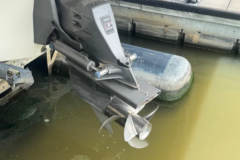 Slide: The Image of Volvo Penta outdrive on 2005 Monterey 248LS Montura Bowrider in marina. - 25