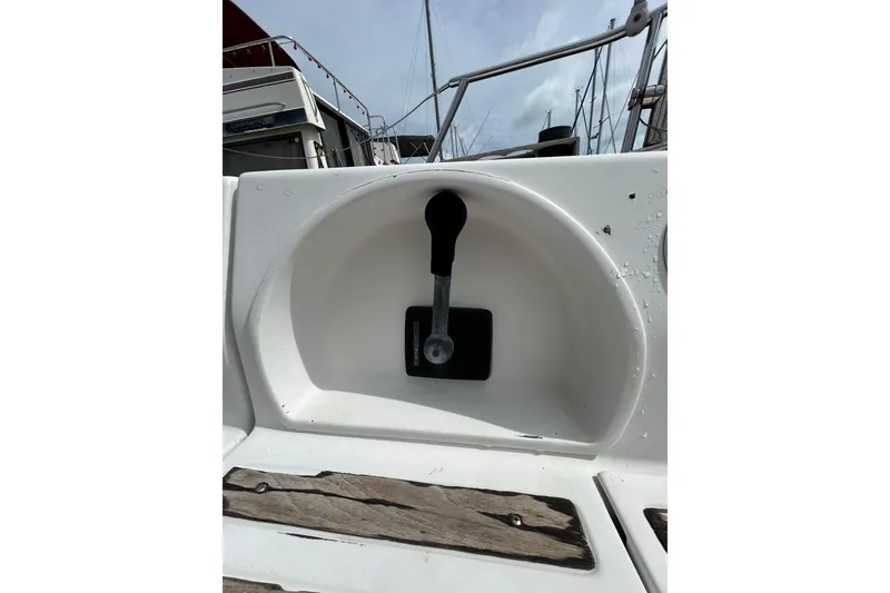 Slide: The Image of Cockpit throttle control on a 1992 Beneteau First 35s5 sailboat. - 31