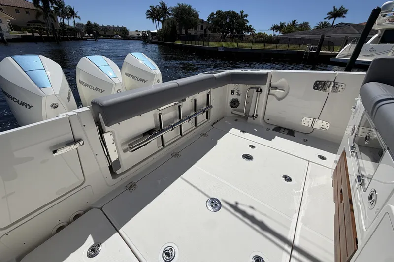 Slide: The Image of Boston Whaler 350 Realm 2024 - 28