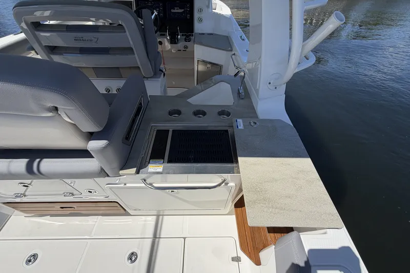 Slide: The Image of Boston Whaler 350 Realm 2024 - 39