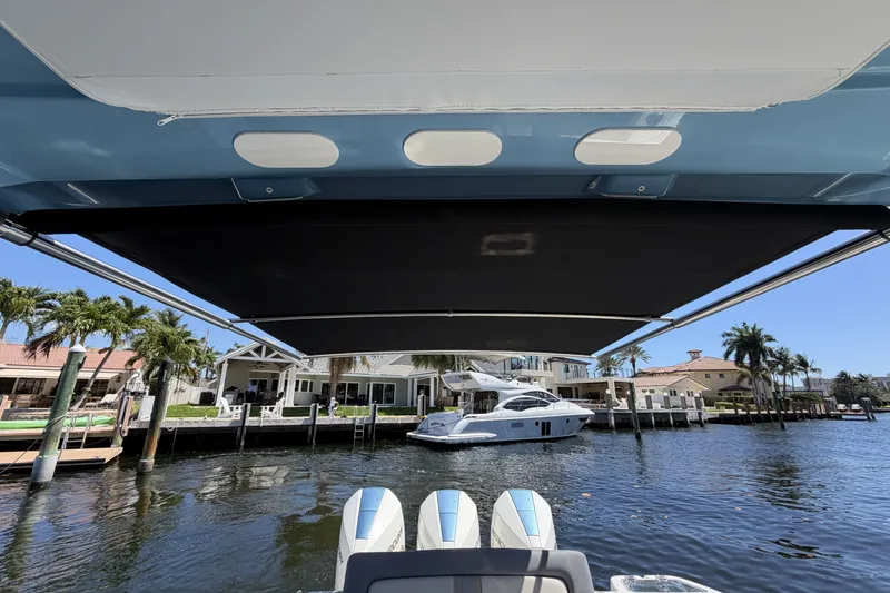 Slide: The Image of Boston Whaler 350 Realm 2024 - 42
