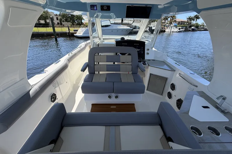 Slide: The Image of Boston Whaler 350 Realm 2024 - 45