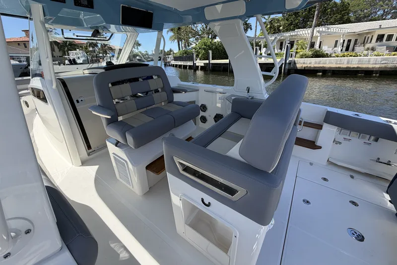 Slide: The Image of Boston Whaler 350 Realm 2024 - 47