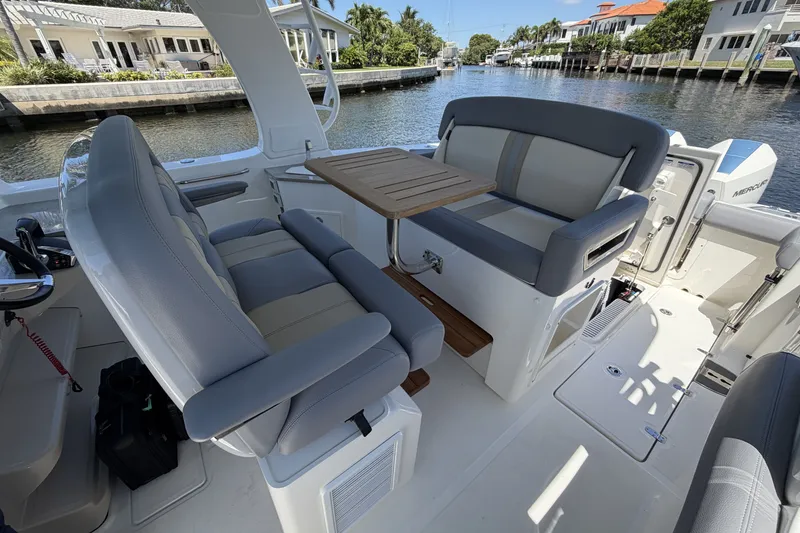 Slide: The Image of Boston Whaler 350 Realm 2024 - 48