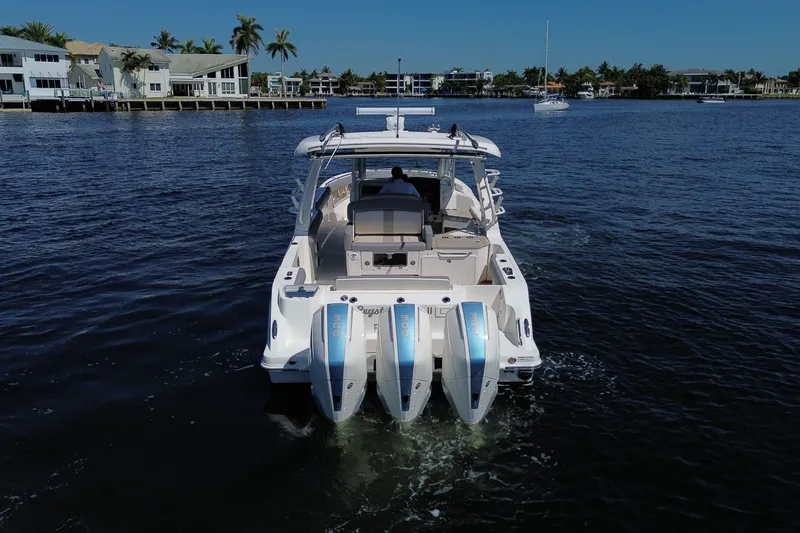 Slide: The Image of Boston Whaler 350 Realm 2024 - 5