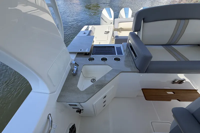 Slide: The Image of Boston Whaler 350 Realm 2024 - 51