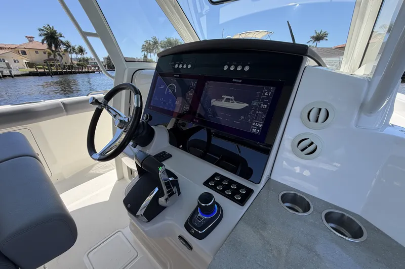 Slide: The Image of Boston Whaler 350 Realm 2024 - 56