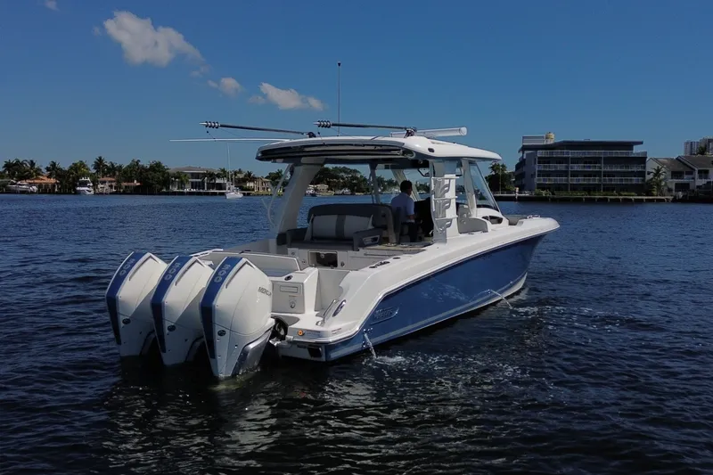 Slide: The Image of Boston Whaler 350 Realm 2024 - 6
