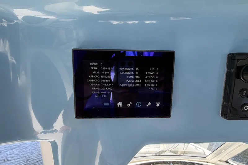 Slide: The Image of Boston Whaler 350 Realm 2024 - 60