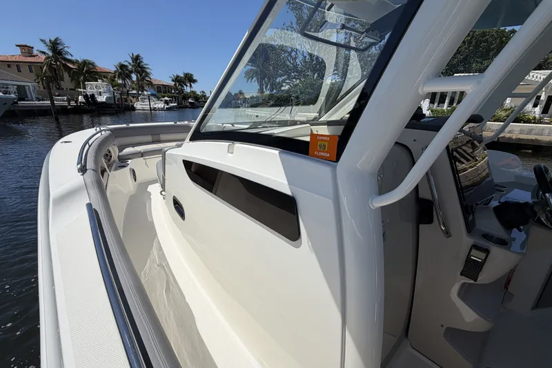 Slide: The Image of Boston Whaler 350 Realm 2024 - 64