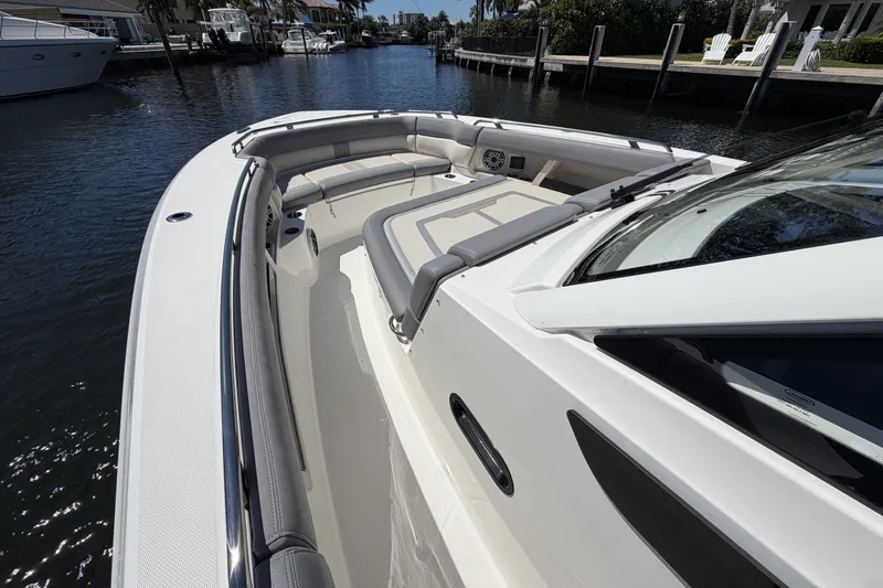 Slide: The Image of Boston Whaler 350 Realm 2024 - 65