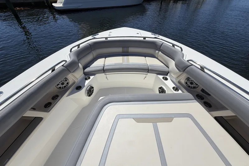 Slide: The Image of Boston Whaler 350 Realm 2024 - 68