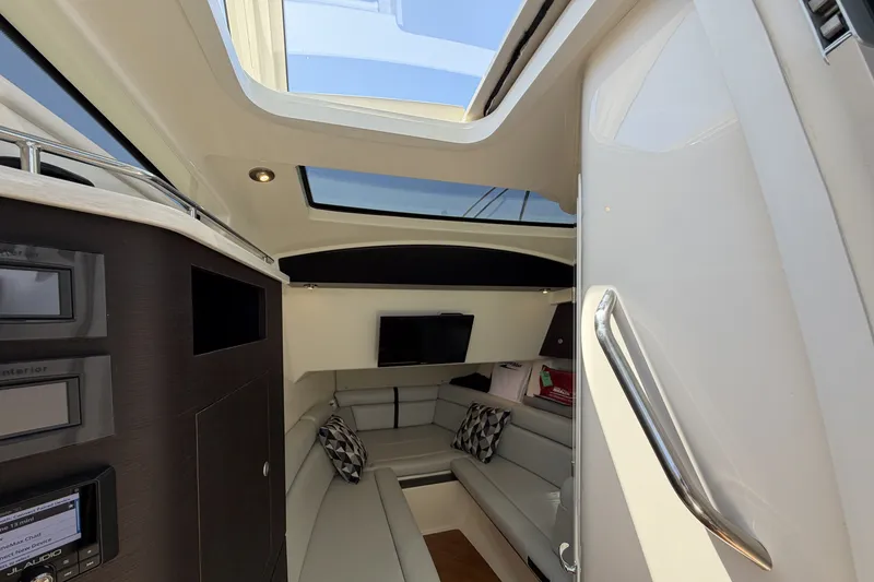 Slide: The Image of Boston Whaler 350 Realm 2024 - 77