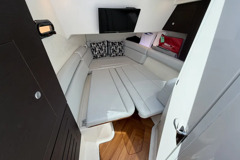 Slide: The Image of Boston Whaler 350 Realm 2024 - 79