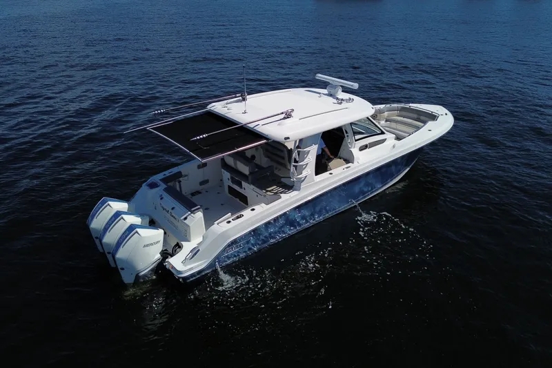 Slide: The Image of Boston Whaler 350 Realm 2024 - 9
