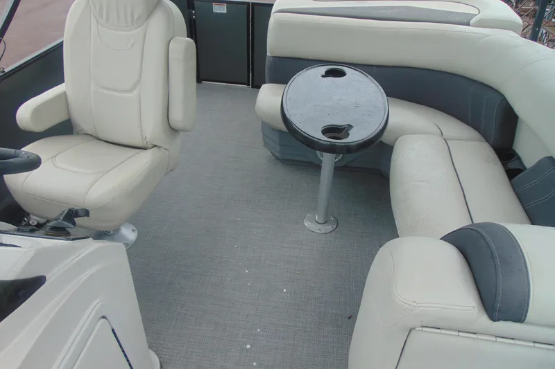 Slide: The Image of Interior of 2020 Sylvan Mirage 8520 Cruise pontoon boat with seating and table. - 10