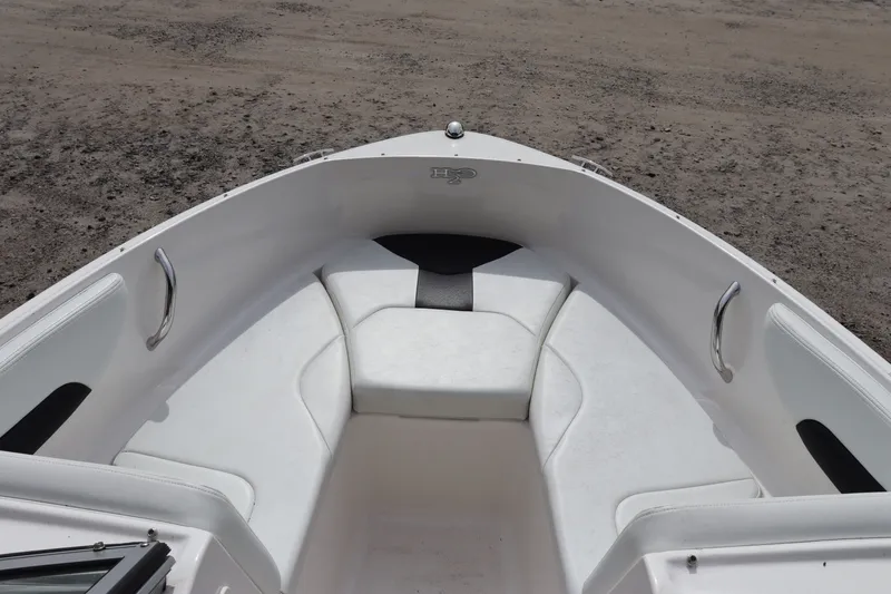 Slide: The Image of Interior view of 2019 Chaparral 19 H2O boat. - 11