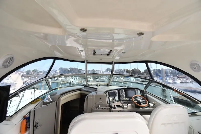 Slide: The Image of Interior view of 2007 Sea Ray 40 Sundancer yacht cockpit. - 12