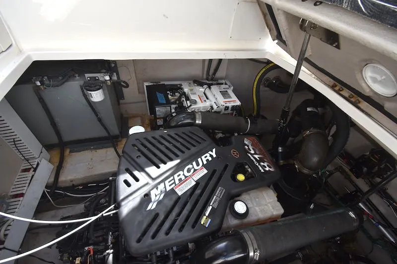 Slide: The Image of Engine room of 2007 Sea Ray 40 Sundancer with Mercury engine. - 18