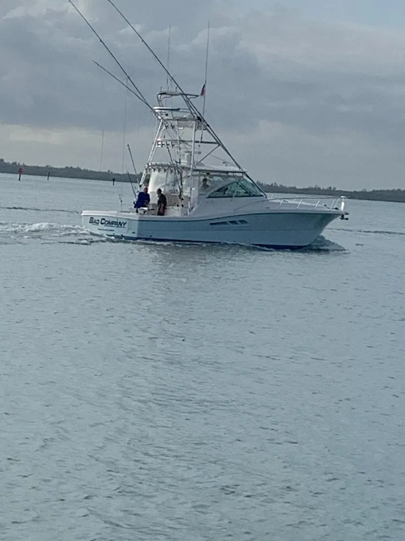 The Image of 2008 Rampage EXPRESS boat on calm waters. - 0