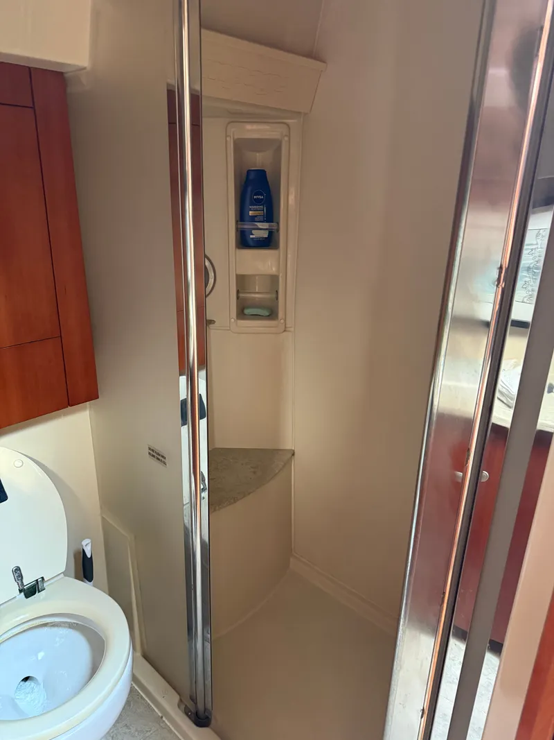 Slide: The Image of Bathroom in a 2008 Rampage EXPRESS boat. - 22