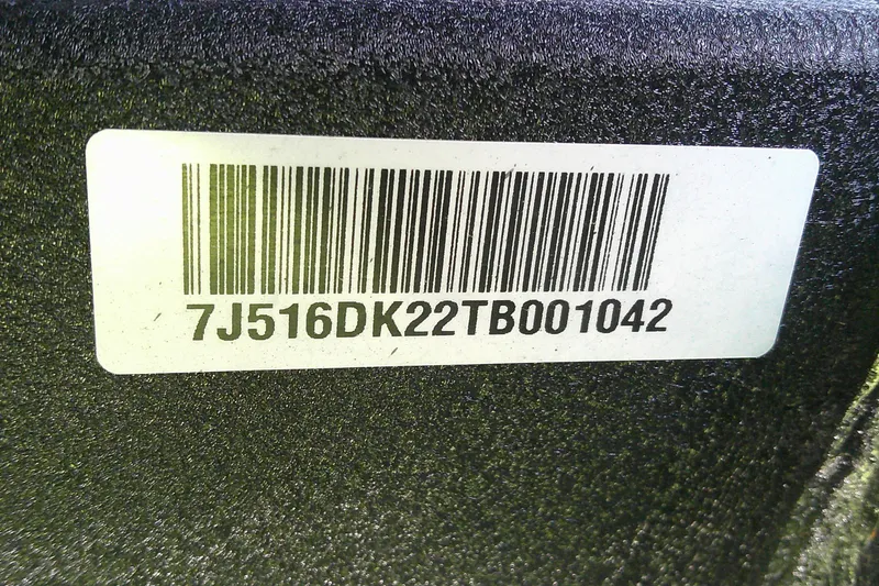 Slide: The Image of Barcode label on 2026 Nitro ZV19 Sport Pro with serial number 7J516DK22TB001042. - 14