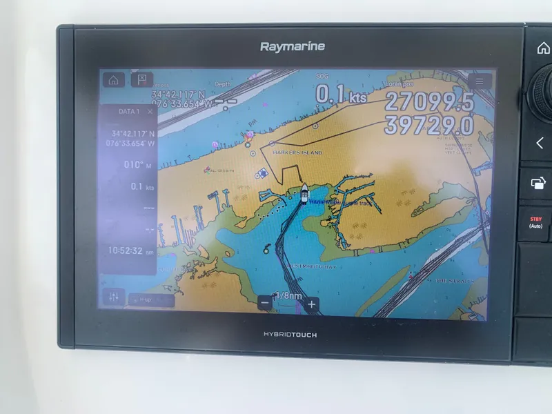 Slide: The Image of Raymarine GPS chartplotter on 2015 Regulator FS boat. - 11