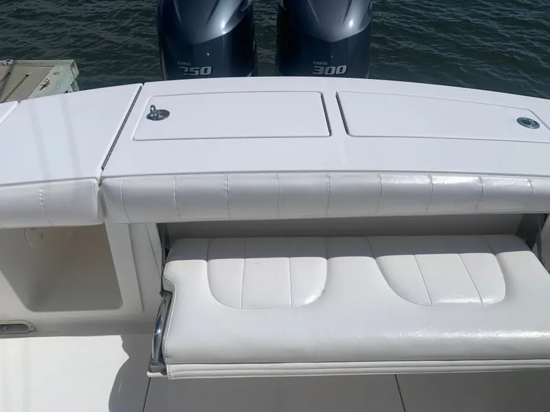 Slide: The Image of Regulator FS 2015 boat with Yamaha engines and seating. - 24