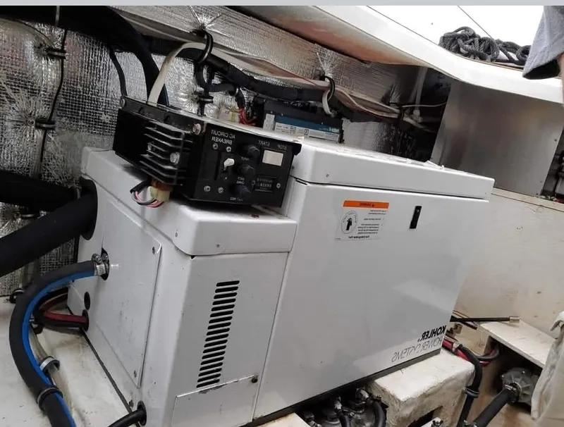 Slide: The Image of Kohler generator in 2006 Chaparral Signature 280 boat. - 8