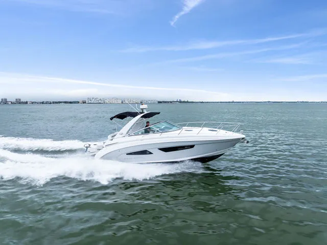 Slide: The Image of Regal 33 XO 2020 - 57