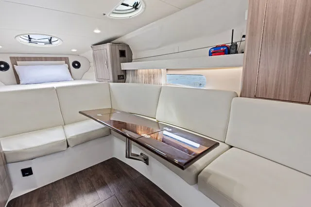 Slide: The Image of Regal 33 XO 2020 - 58
